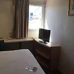 佩皮尼昂南圣查尔斯宜必思酒店 3* 佩皮尼昂