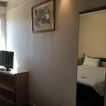 佩皮尼昂南圣查尔斯宜必思酒店 酒店 佩皮尼昂