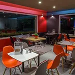 Ibis Sud Saint Charles Hotel 3*