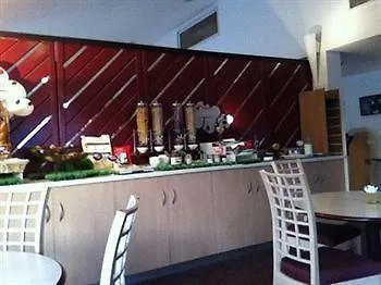 Ibis Sud Saint Charles Hotel 3*