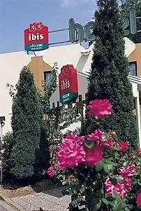 Ibis Sud Saint Charles Hotel 3*