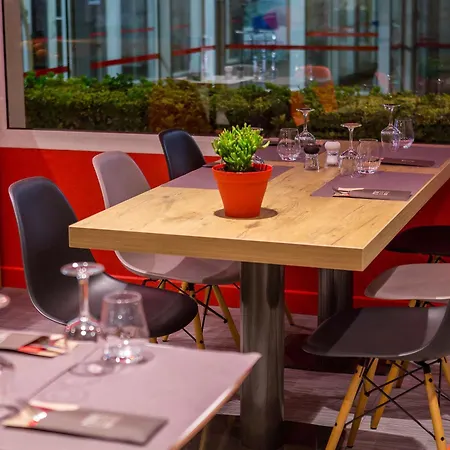 Ibis Sud Saint Charles Hotel 3*