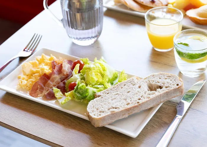 Ibis Sud Saint Charles Hotel 3*