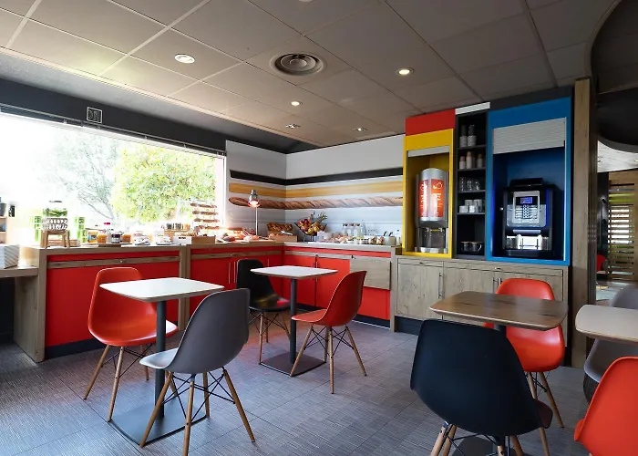 Ibis Sud Saint Charles Hotel 3*